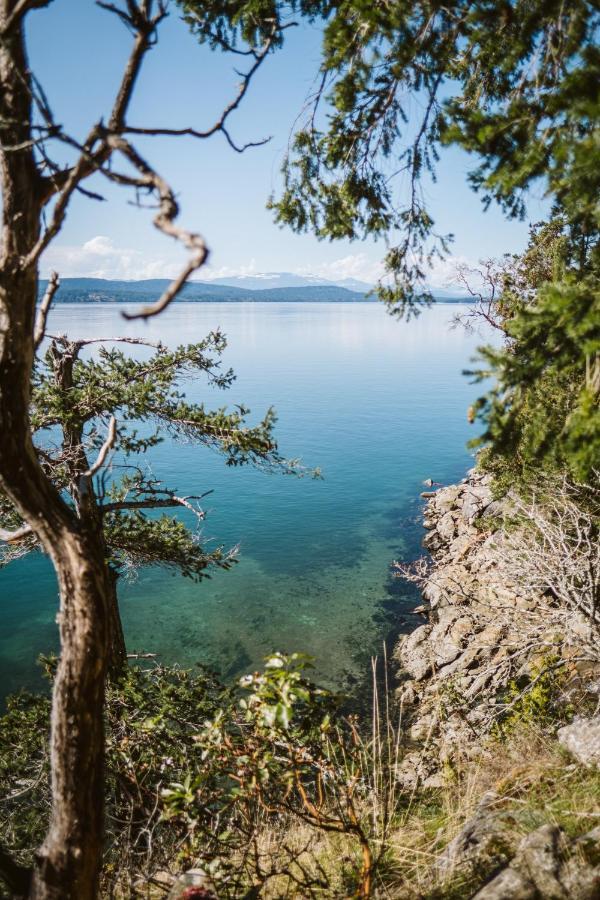 Serenity By The Sea Retreats Montague Harbour Exteriör bild