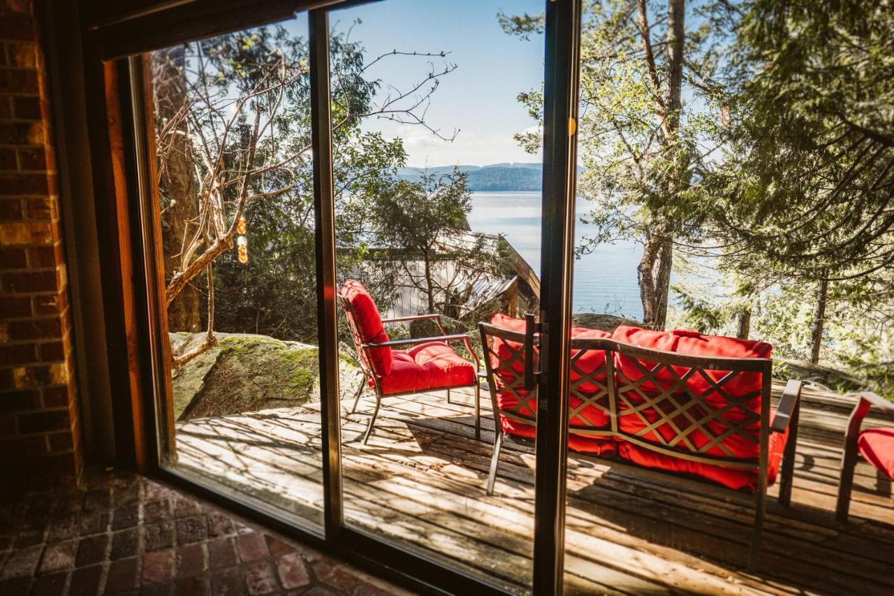 Serenity By The Sea Retreats Montague Harbour Exteriör bild
