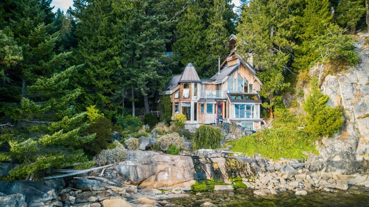 Serenity By The Sea Retreats Montague Harbour Exteriör bild