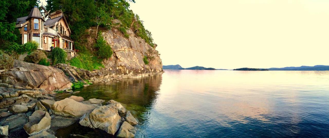 Serenity By The Sea Retreats Montague Harbour Exteriör bild