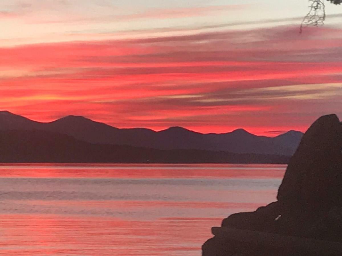 Serenity By The Sea Retreats Montague Harbour Exteriör bild